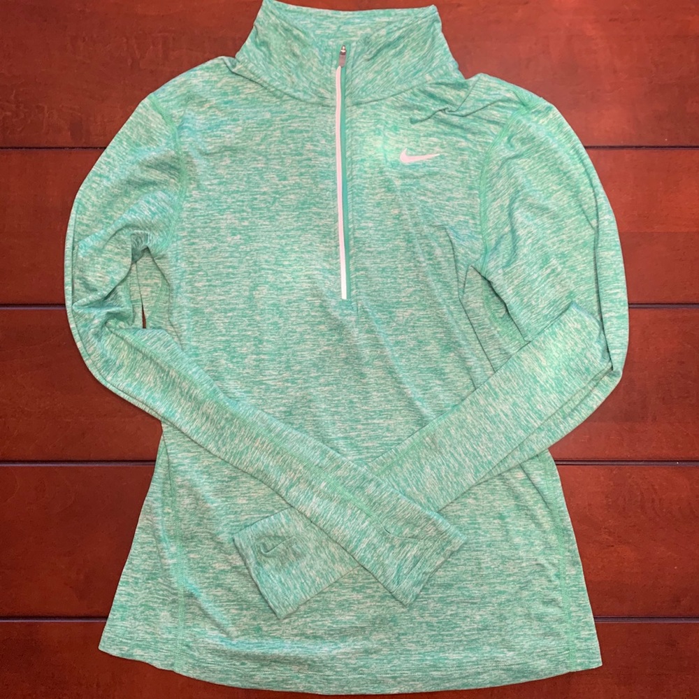🏃🏽‍♀️Nike Running DriFit Quarter Zip🏃🏽‍♀️